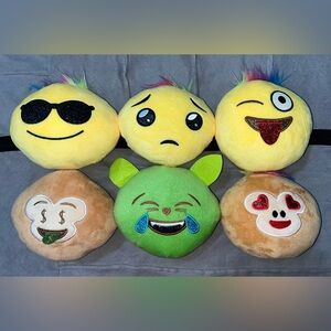 6 Emoji Stuffies (3 Smiley Faces, 2 Monkeys, 1 Cat) - NEW FROM CLEAN HOME